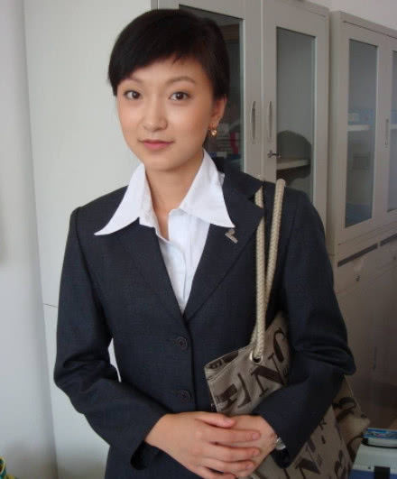 赵本山最耐看的女弟子,正当红退圈去学习,今32岁很美却被遗忘_金玫玫