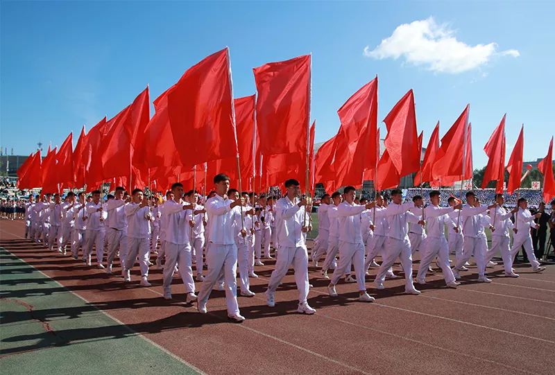图 刀旗队图 花束队图 裁判员图 鼓乐队图 传媒学院图 地理科学学院图