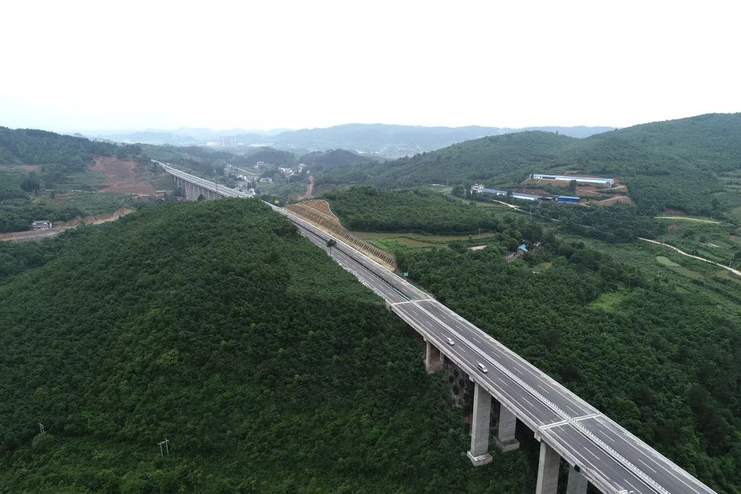 今天,中建四局投资建设的首条ppp高速公路试运营!_遵义市