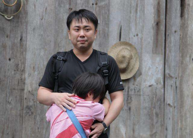 小彬彬原名温兆宇,出生于1979年,也是童星出身,因参演《星星知我心》