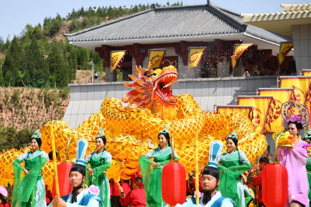 第二届尧都民间祭拜尧帝大典在尧帝陵景区国祖殿祭祀广场隆重举行