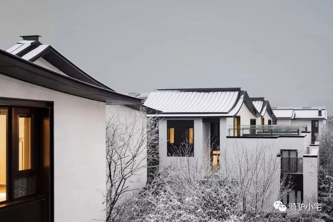 形成了极具东方美学的生活空间每一片小小的天地都自成一个宇宙宋卫平