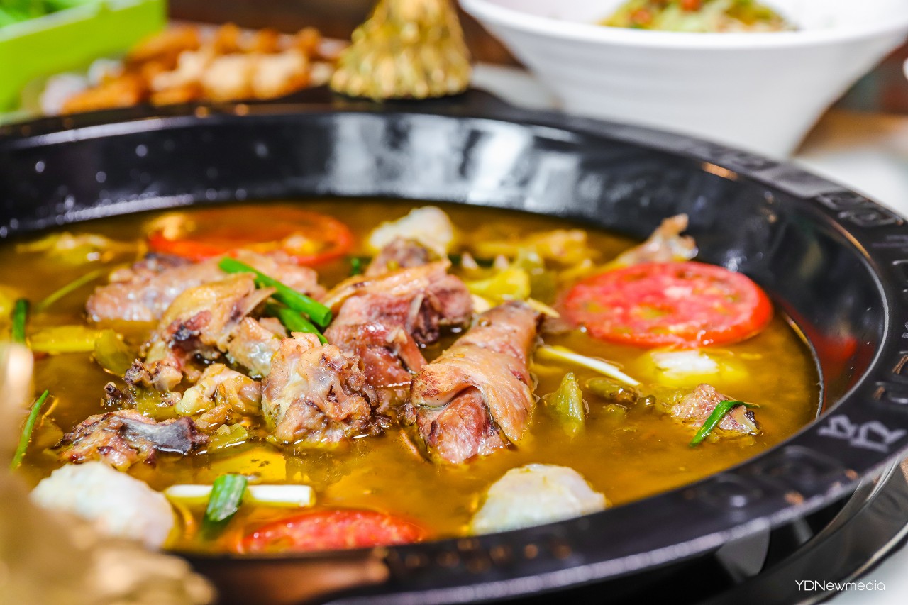 带你体验阿秋哥酸笋鸡不说了快上车