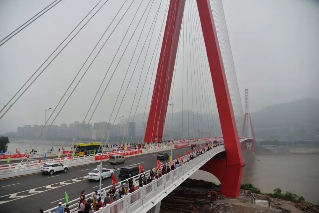 美丽的颜值,非凡的气质牌楼长江大桥如长龙卧波江面上感受万州新地标
