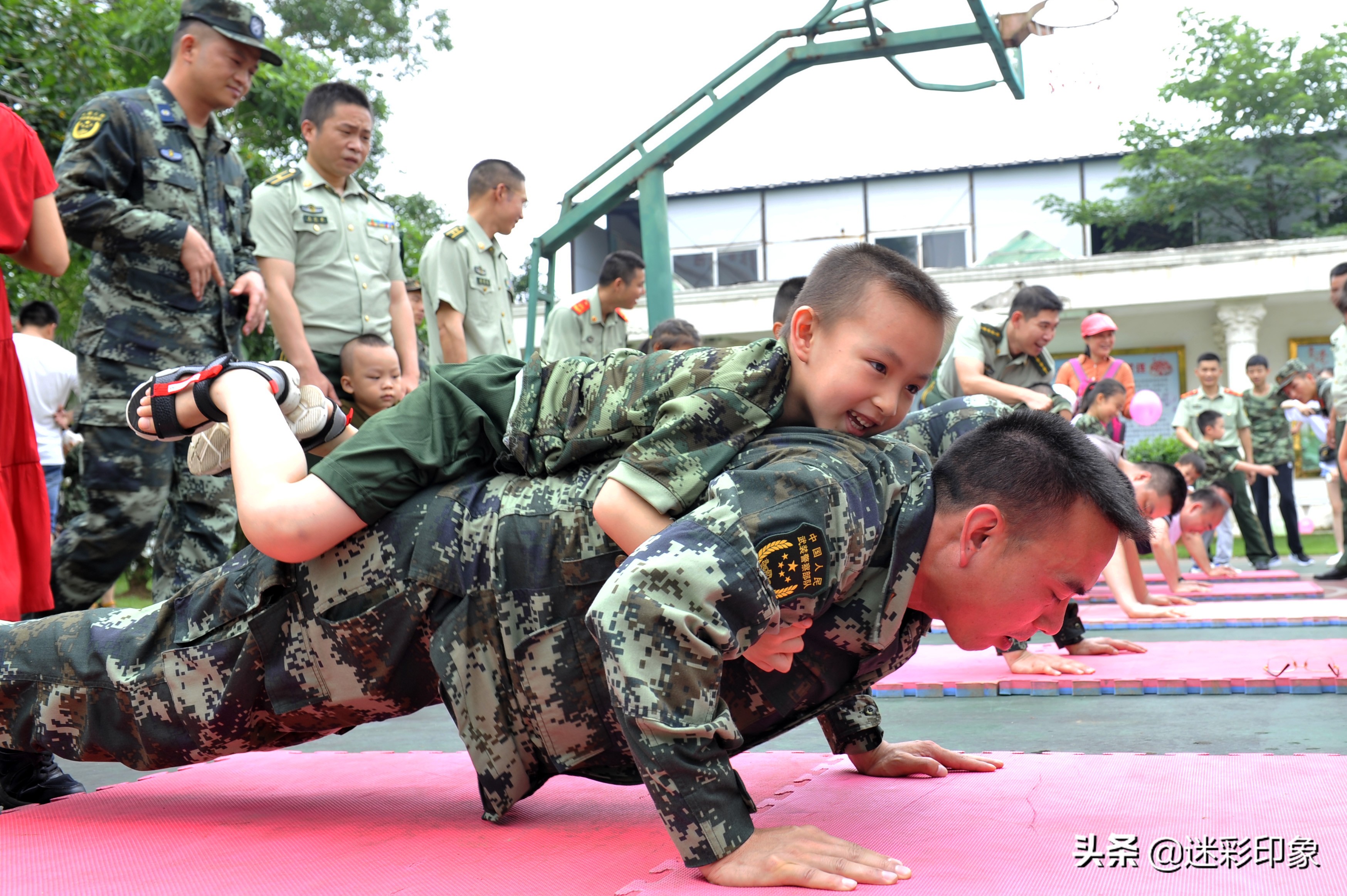 广西贵港:六一儿童节 武警兵娃的别样节日