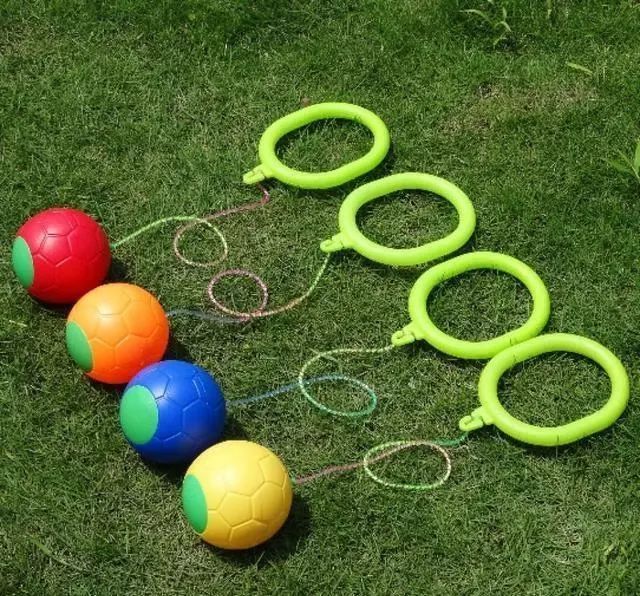 2,跳跳球(当时养得可辛苦了,每隔半个小时就浇"水",晶体掉了就补回去