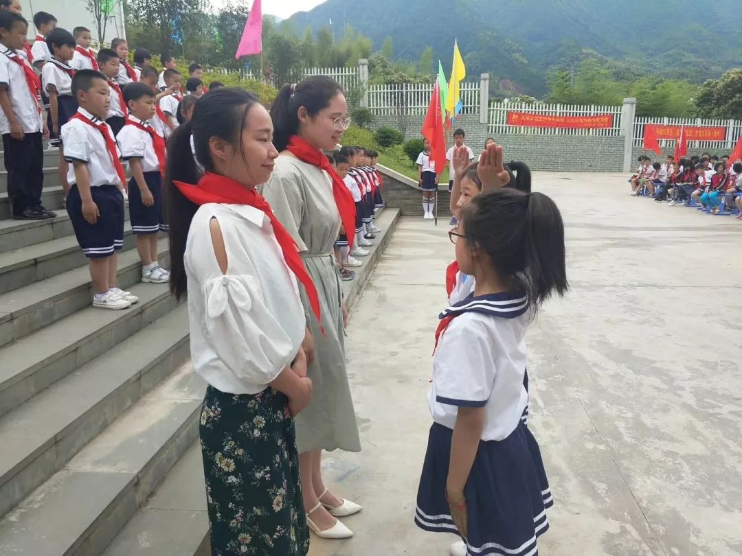 童心向党  做有礼少年