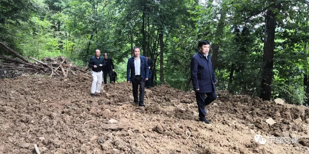 赵立中到巴山镇督导检查驻村帮扶和旧宅基地腾退工作