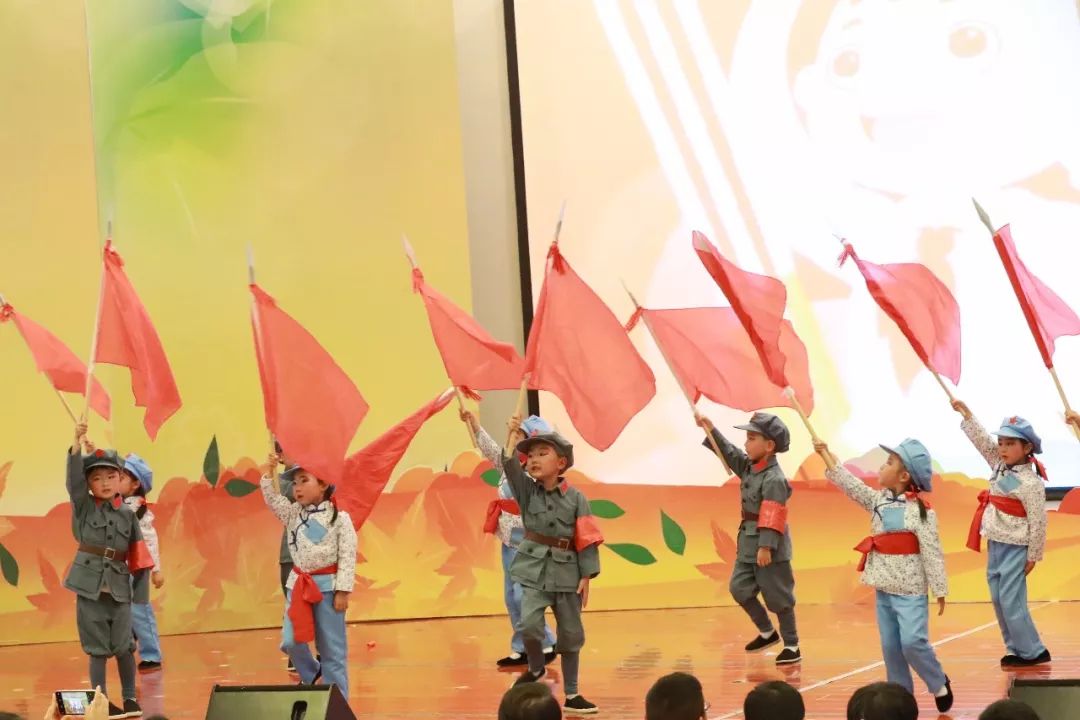 大班童话剧表演昭通市幼儿园阳光耀童年花开新时代庆六一系列活动