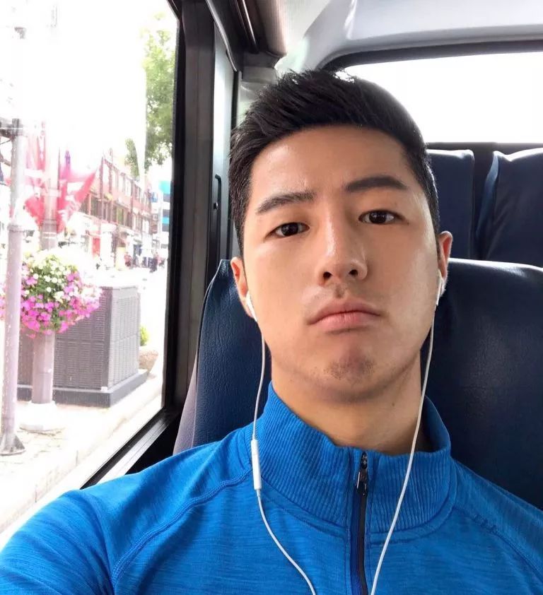 这个韩国男模是我理想的类型!