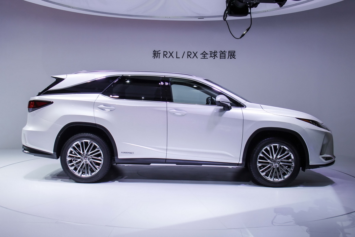 2019深港澳车展新款雷克萨斯rx亮相