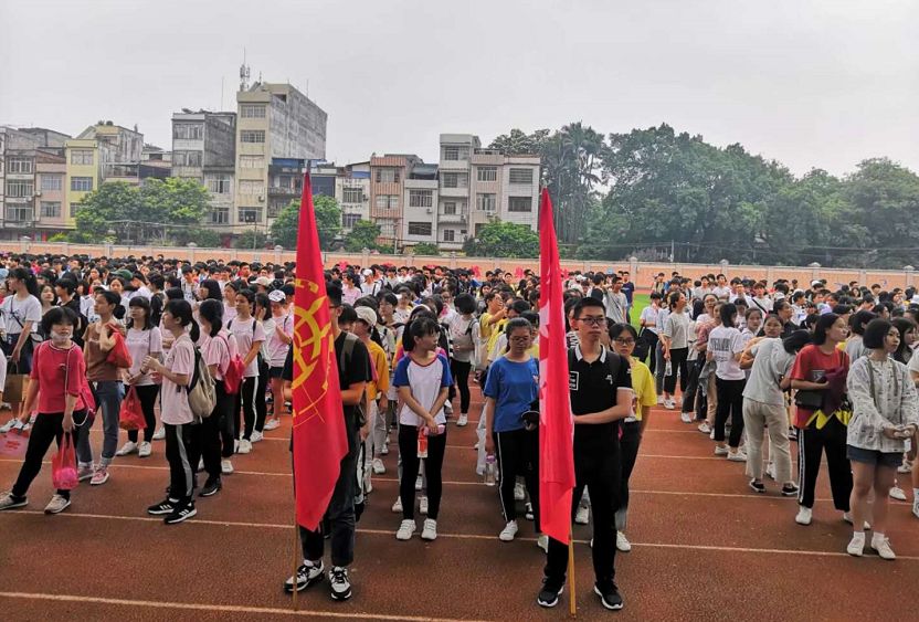 桂平浔郡中学高中部图片