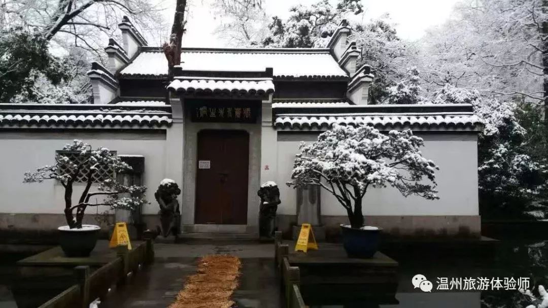 与西湖三杰相隔几百年,又出了辛亥浙东三杰秋瑾,徐锡麟,陶成章,他们是