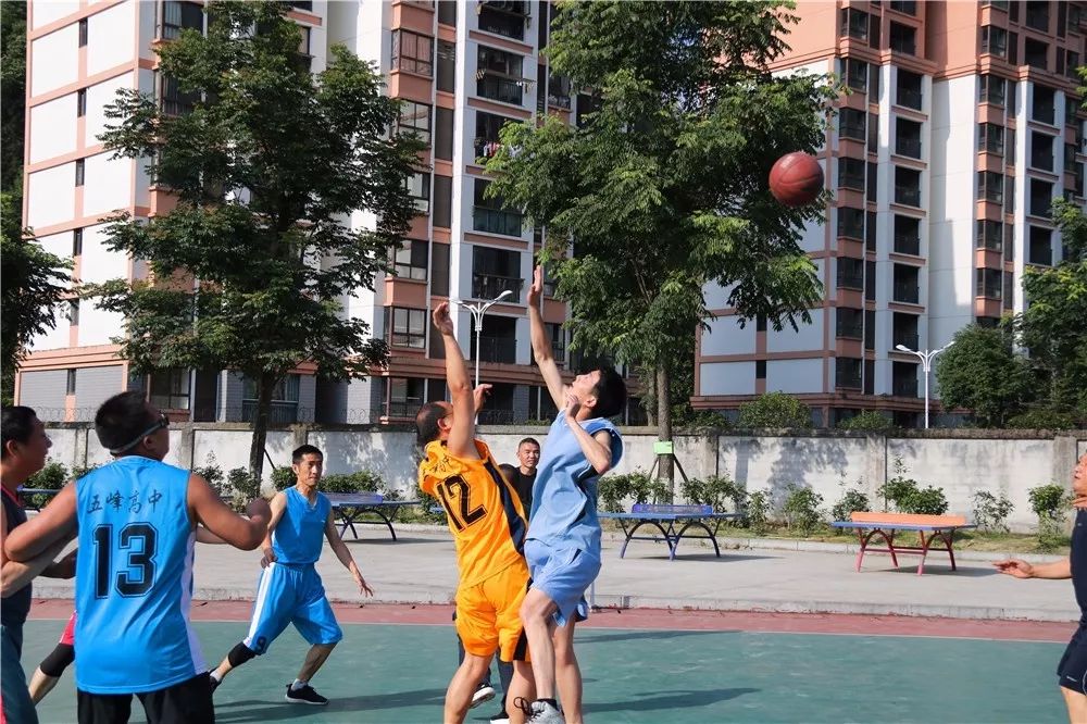 被老师强行打篮球视频（被老师强行打篮球视频播放） 被老师强行打篮球视频（被老师强行打篮球视频播放）《训练被老师打》 篮球资讯