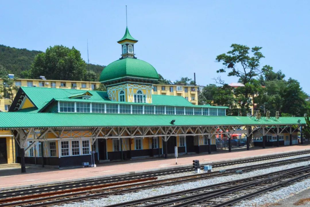 日俄战争后,日本接手后的"关东州"时期,建设了大连的西边.