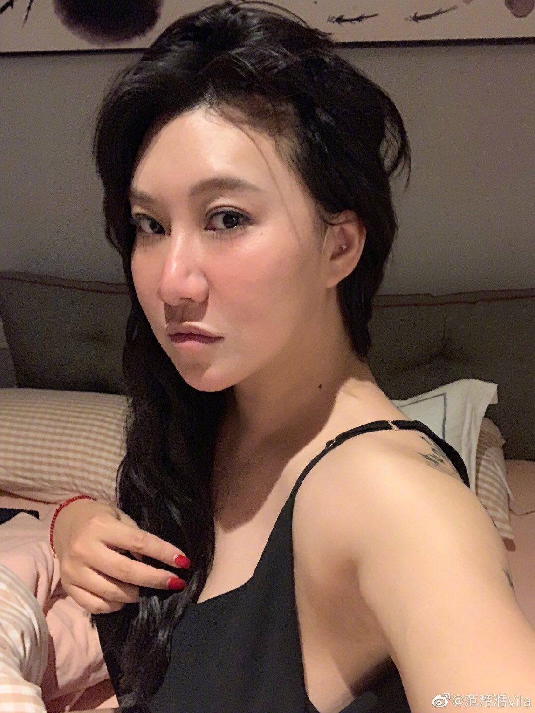 原创奇葩辩手范湉湉高调出镜拿10万包包登场不愧是贵妇湉