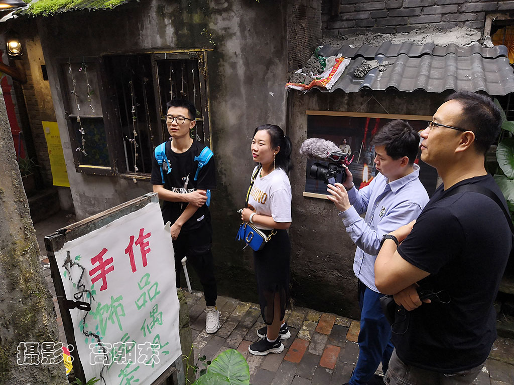 明晚请锁定重庆电视台新闻频道,看编导怎样从一个狐