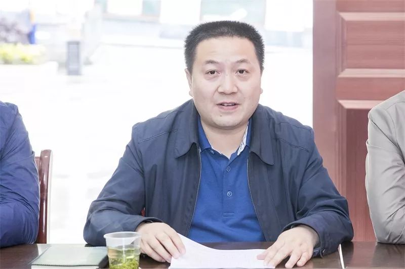 建起扶贫桥铺就致富路西安思源学院为仁溪沟捐赠建桥