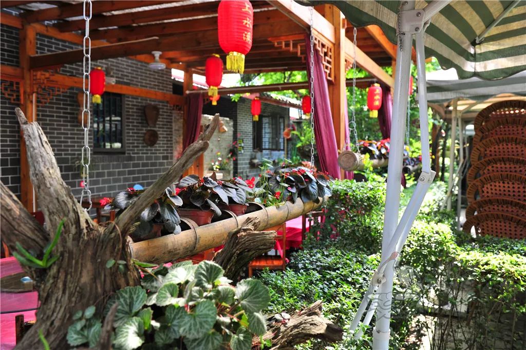 我们在青杠树村只参观了上水溪农家乐,这家农家乐也是当地最美十大