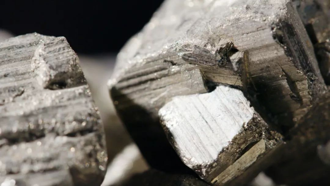 《本草中华2》今晚开播 | 首集预告:草木虽轻,却承情义之重_自然铜