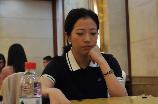 围棋甲级联赛第五轮的比赛在山西晋中进行,广东东湖棋院队的陈一鸣