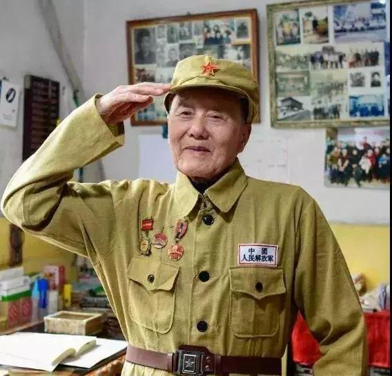 【评论】老英雄张富清:深藏功名背后的坚守_工作