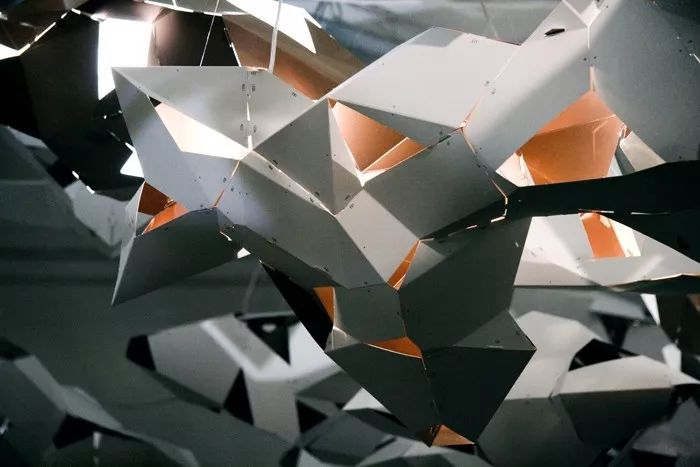 叹为观纸这些装置艺术刷新了我对纸艺的认知