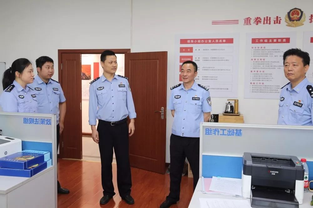 6月1日上午,市公安局党委副书记,政委严会东,党委委员,政治处主任朱福