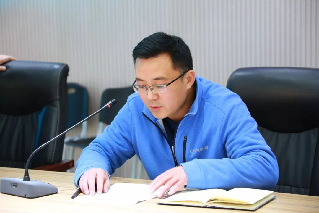 发现榜样展现榜样风采发扬榜样精神记身边的榜样张贤洪