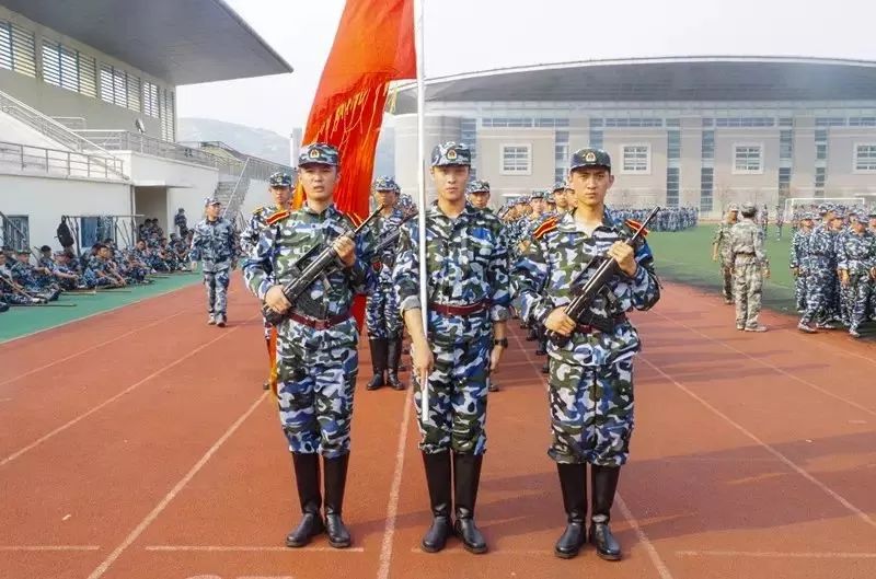 在山师的一千零一夜_师哥