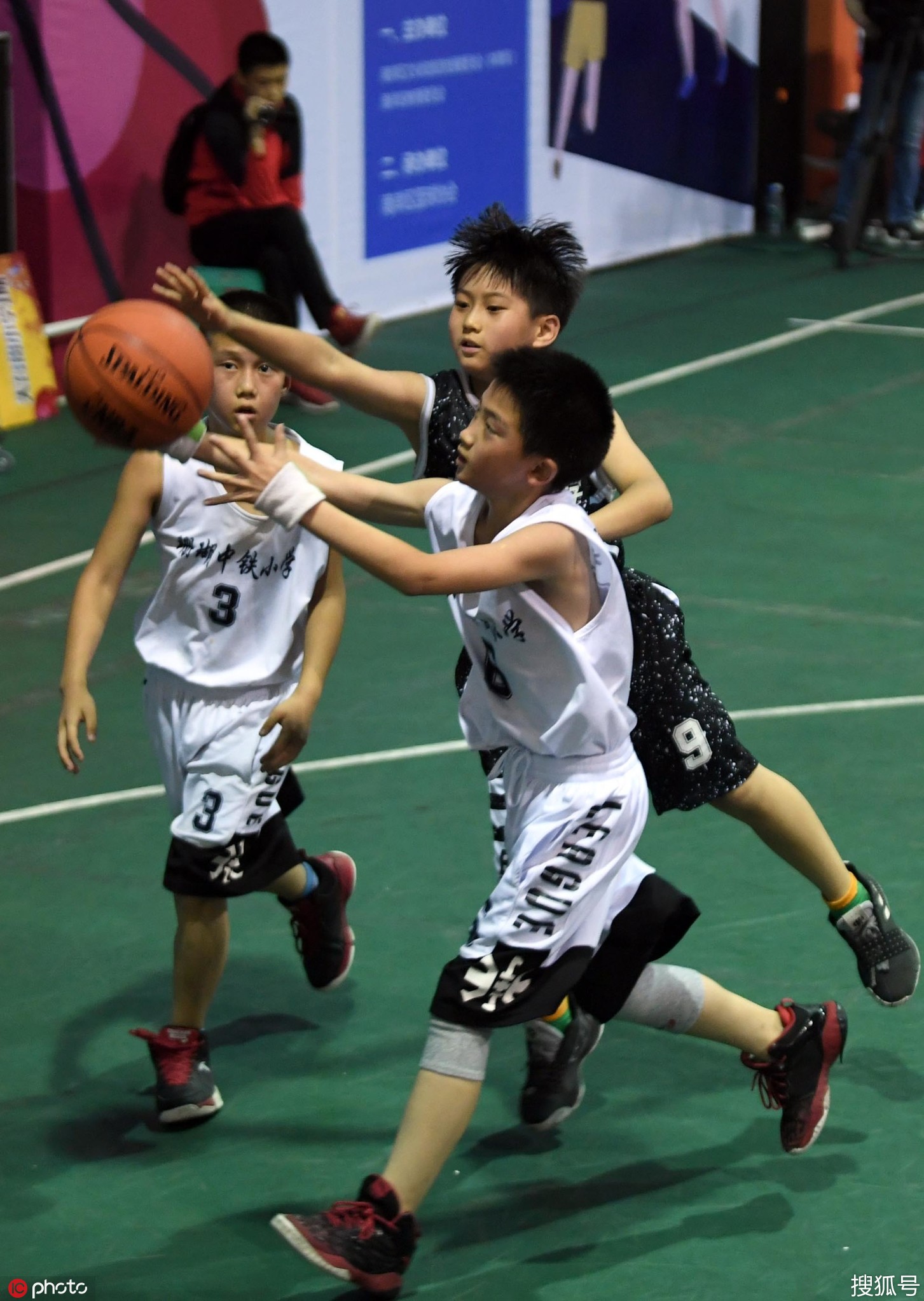 灌篮高手既视感,重庆小学生在运动中过"六一"