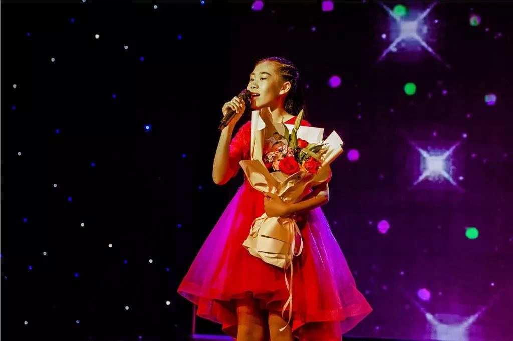 一睹为快章丘小学生赵佳琳独唱音乐会