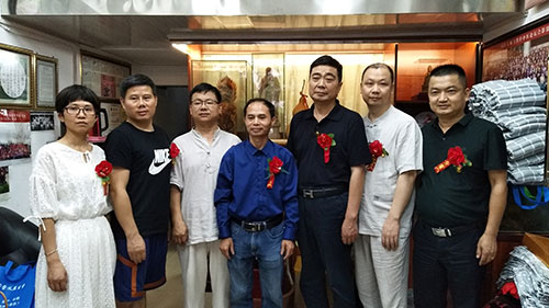 赣州市红十字博爱基金会秘书长陈微与谢文淦对话民间公益事业_邱英祥