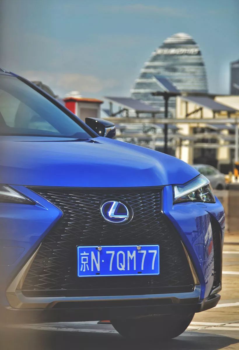 匠人精神能否俘获年轻的心试驾雷克萨斯ux260h