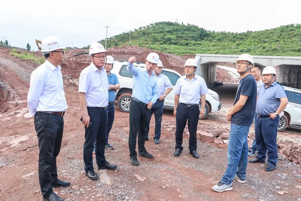 集团公司总经理周长进到黔张常,张吉怀铁路项目部调研