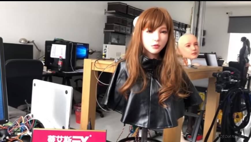 一家名为ds doll robotics的公司专门为性玩偶制作了栩栩如生的机器