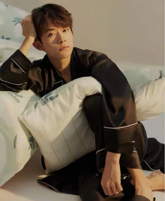 盘点明星睡衣照片王俊凯王源最可爱他们才最让人受不了