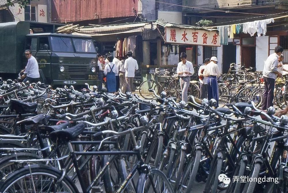 南京路 · 旧校场 · 外白渡桥上祖孙俩 · 八十年代上海记忆 · 彩色