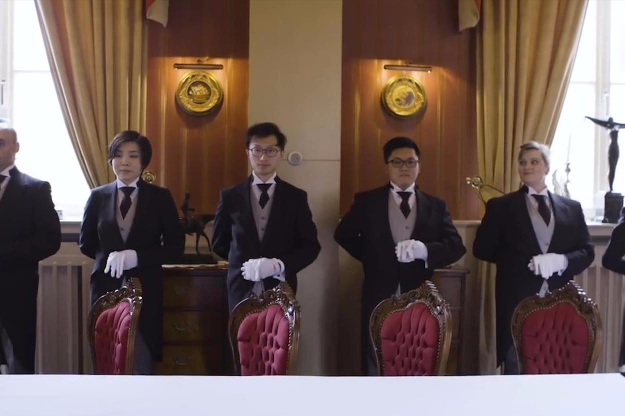 特殊的成人学校世界上最精英的管家来自这里皇室教育