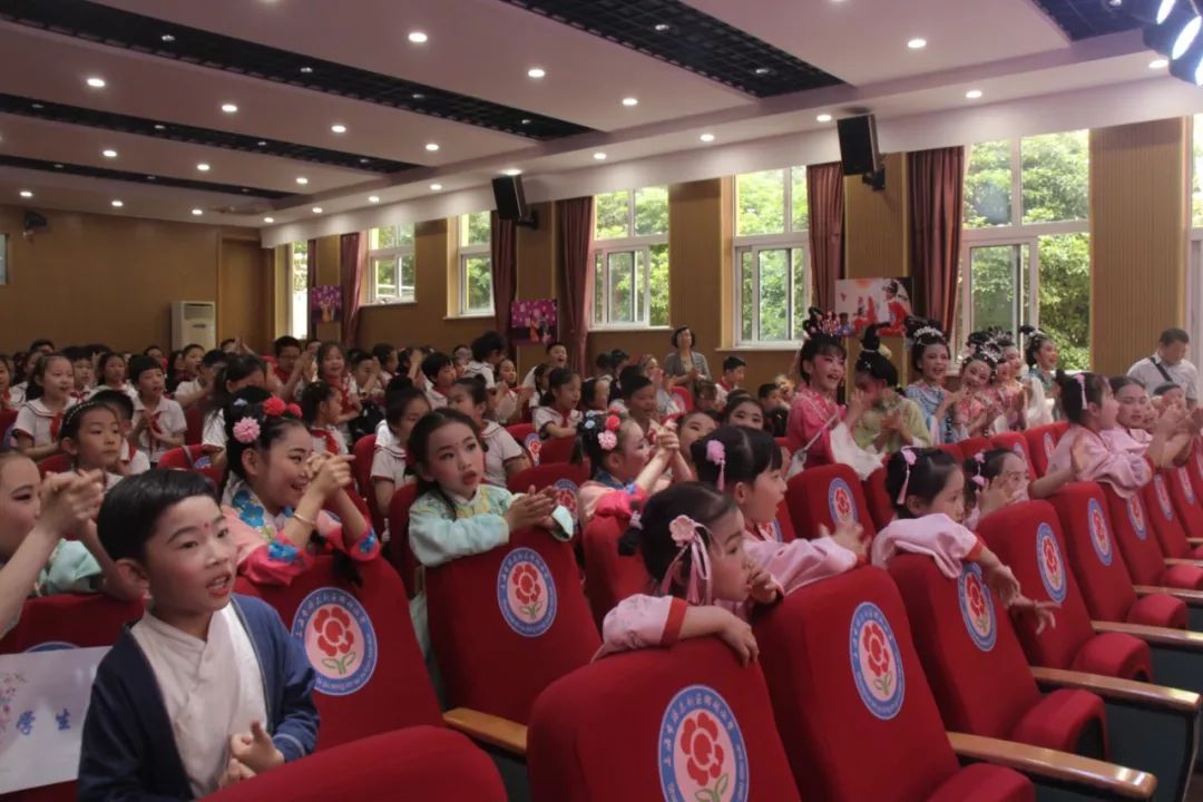 韩再芬黄梅戏名师工作室在上海浦东御桥小学成立