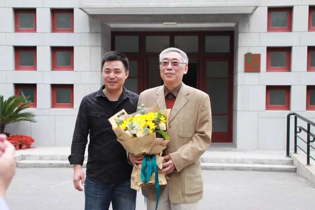 冯棉教授回忆其师程其襄教授的教学理念与教学方法,在给研究生授课时