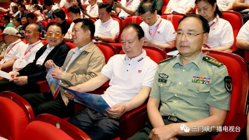 中華人民共和國國史學會副會長李殿仁;河南省軍區原司令,少將盧長健