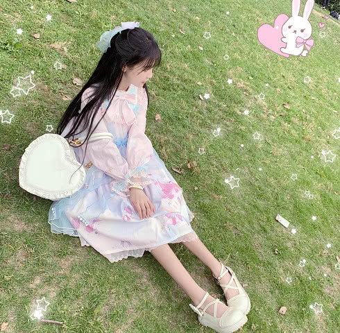 看起来毛宸宸是杨清柠几位男友中最靠谱的一位,首先