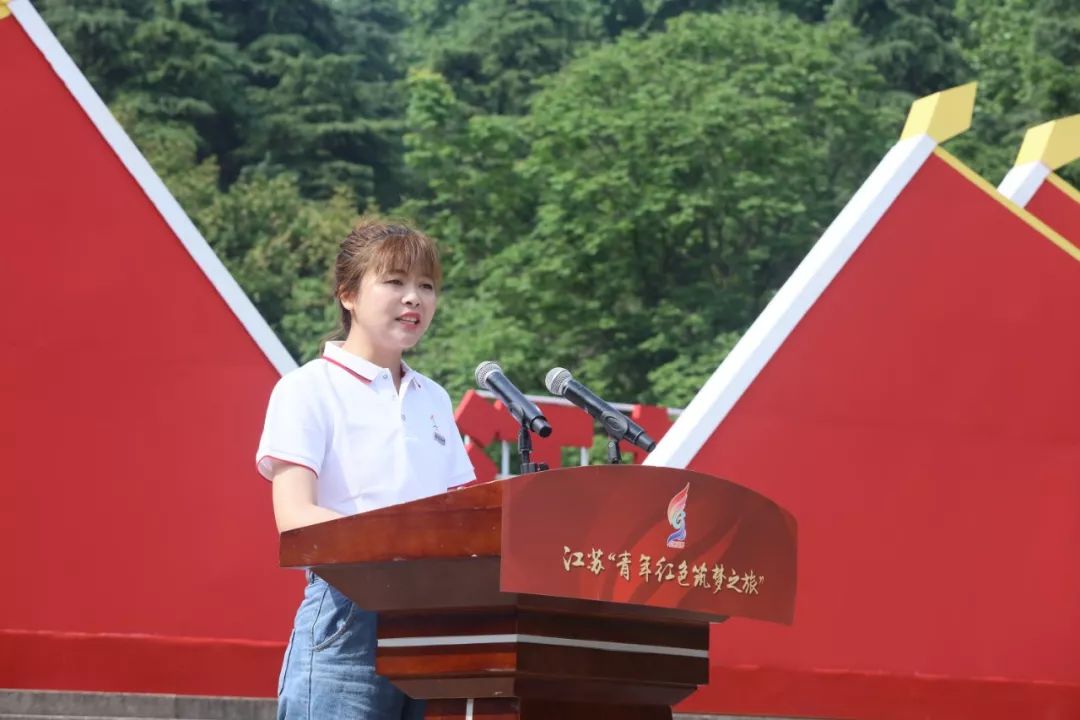 红色筑梦点亮人生青春领航振兴中华大学生创新创业大赛今日启动