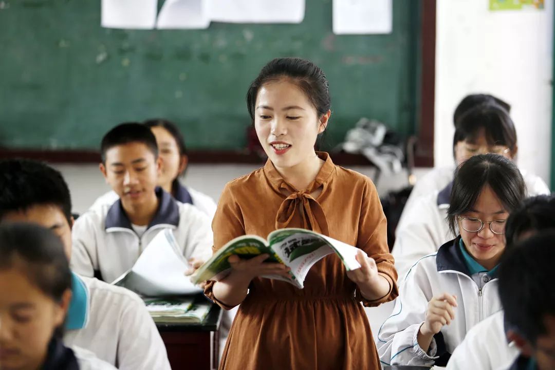 我最喜爱的老师评选20强候选人巡礼⑥英林中学陈巧红学生喜欢的样子她