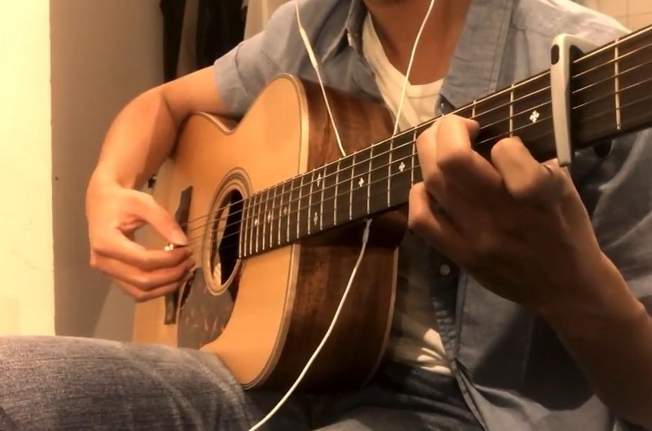 很好听啊!帅哥弹吉他演奏《riverflow》