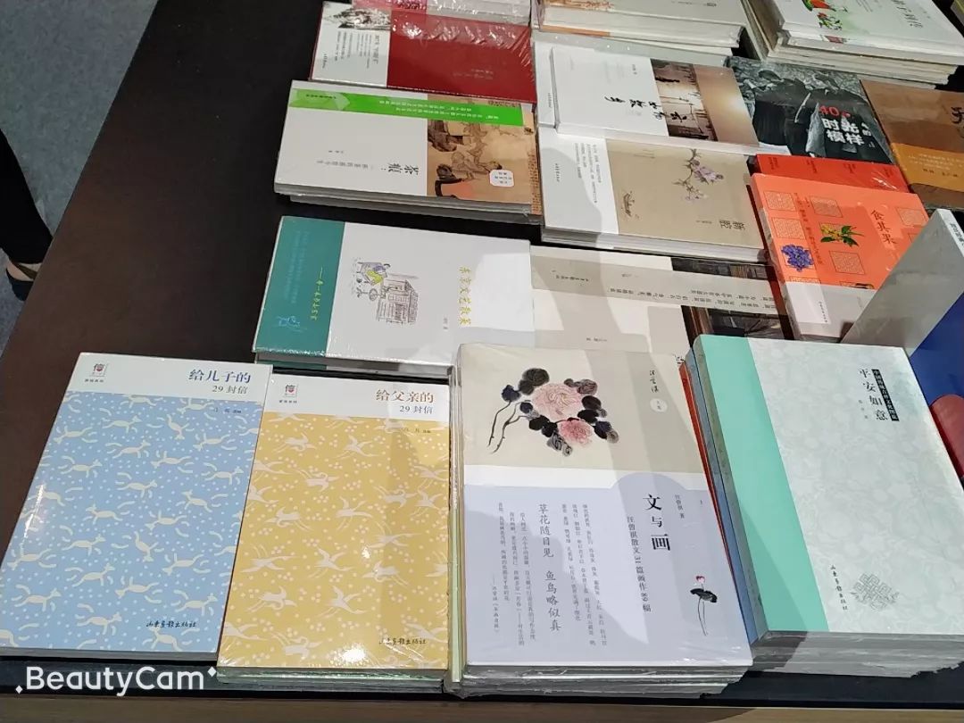 山东画报出版社图书亮相2019年新加坡书展