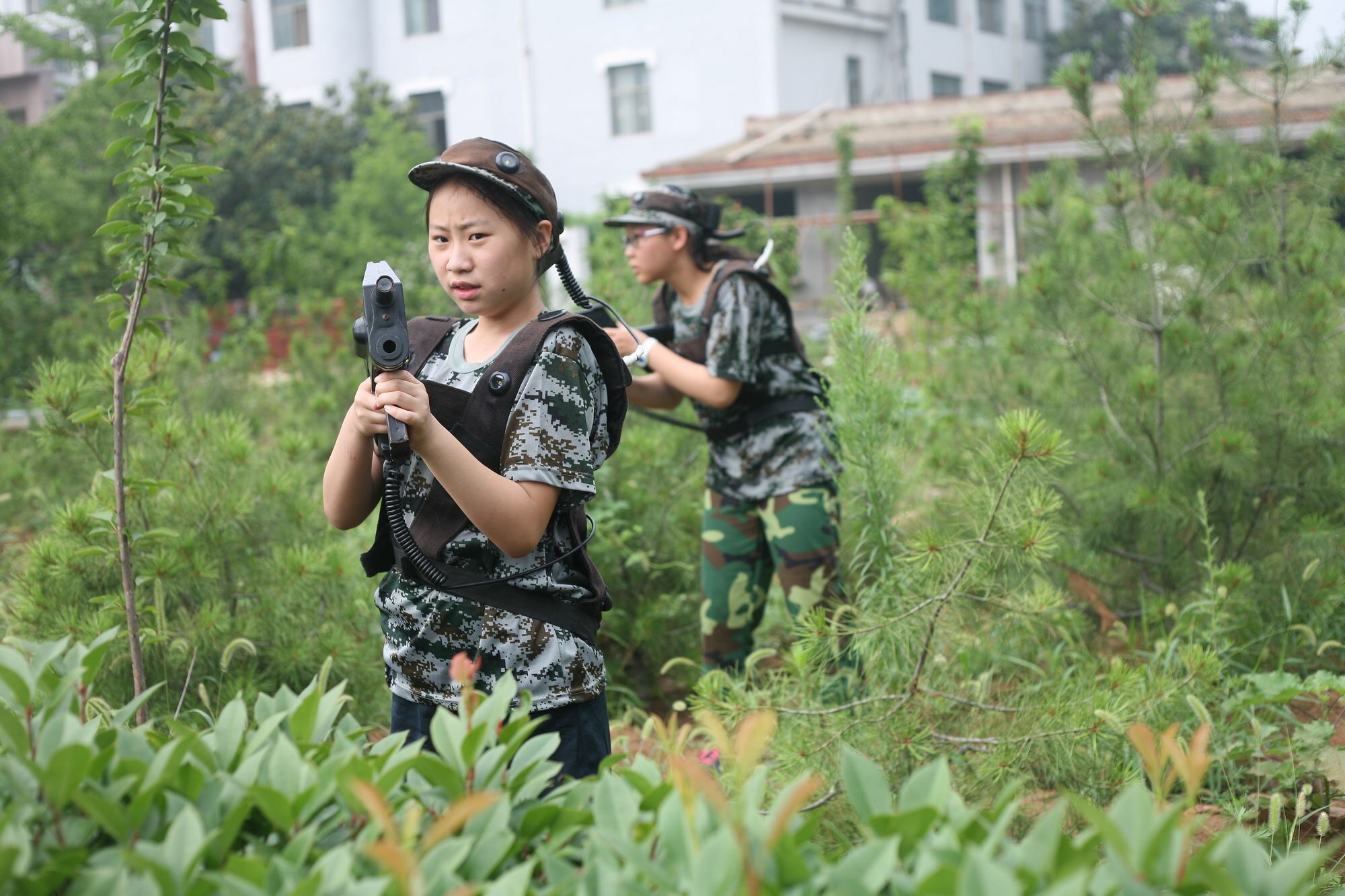 山東濟南夏令營泰安拓展夏令營泰山少年領袖素質拓展軍事夏令營