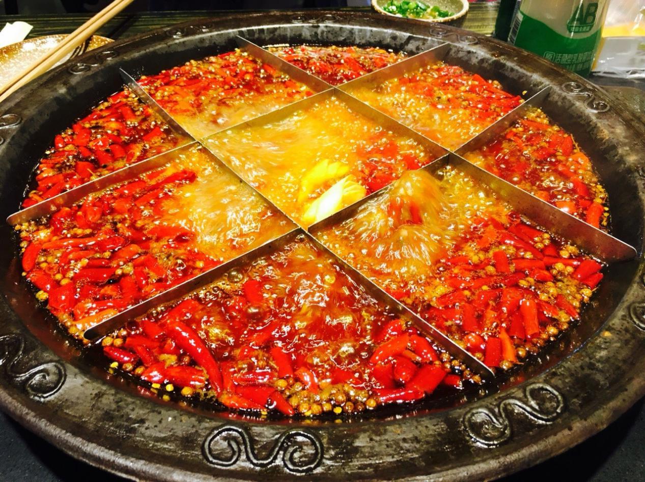 原创重庆最有特色建筑耗资3亿建在核心区却被吐槽像一堆筷子