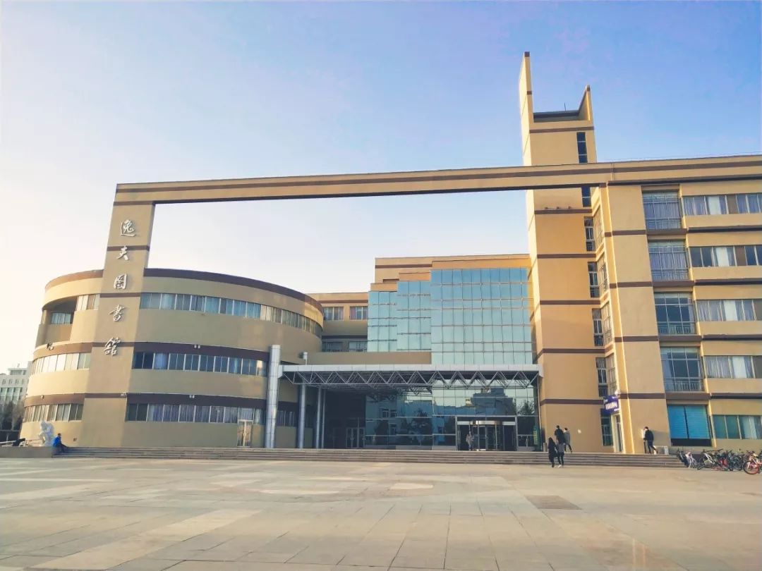 逸夫图书馆▼5解析:字符串去掉"windows",则为"kejilou".